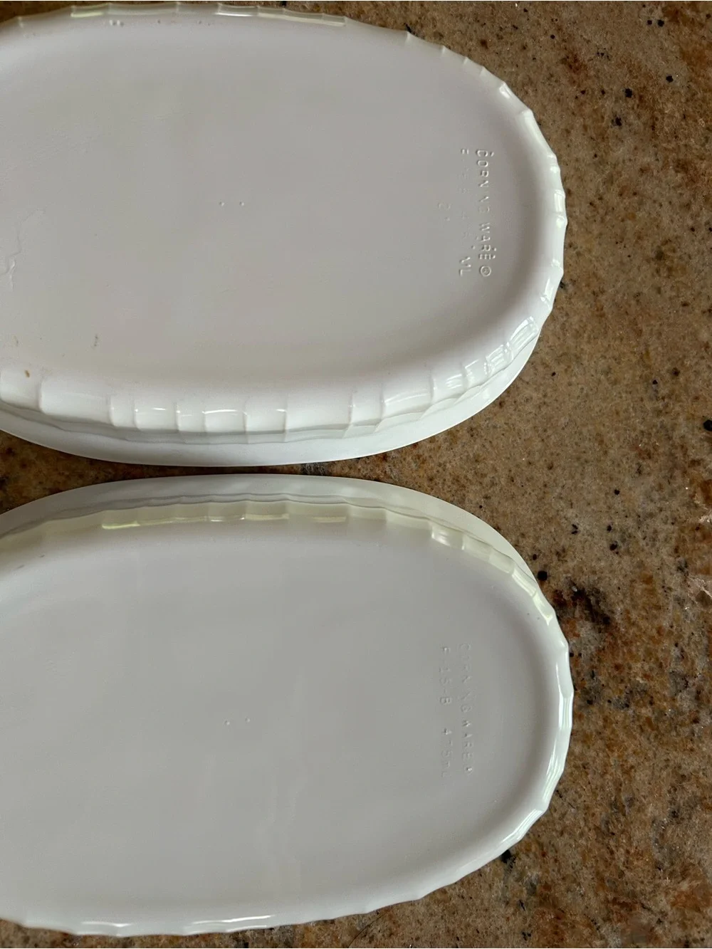 Corningware #F-15-B 475ml French White Oval Baking Dishes (2) 7.25”x4.75”w16 oz